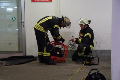Stuttgart-Moehrigen: Feuer durch angebranntes Essen verwuestet Kueche in Studentenwohnheim